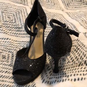🍊Gianni Bini- Black glitter heels